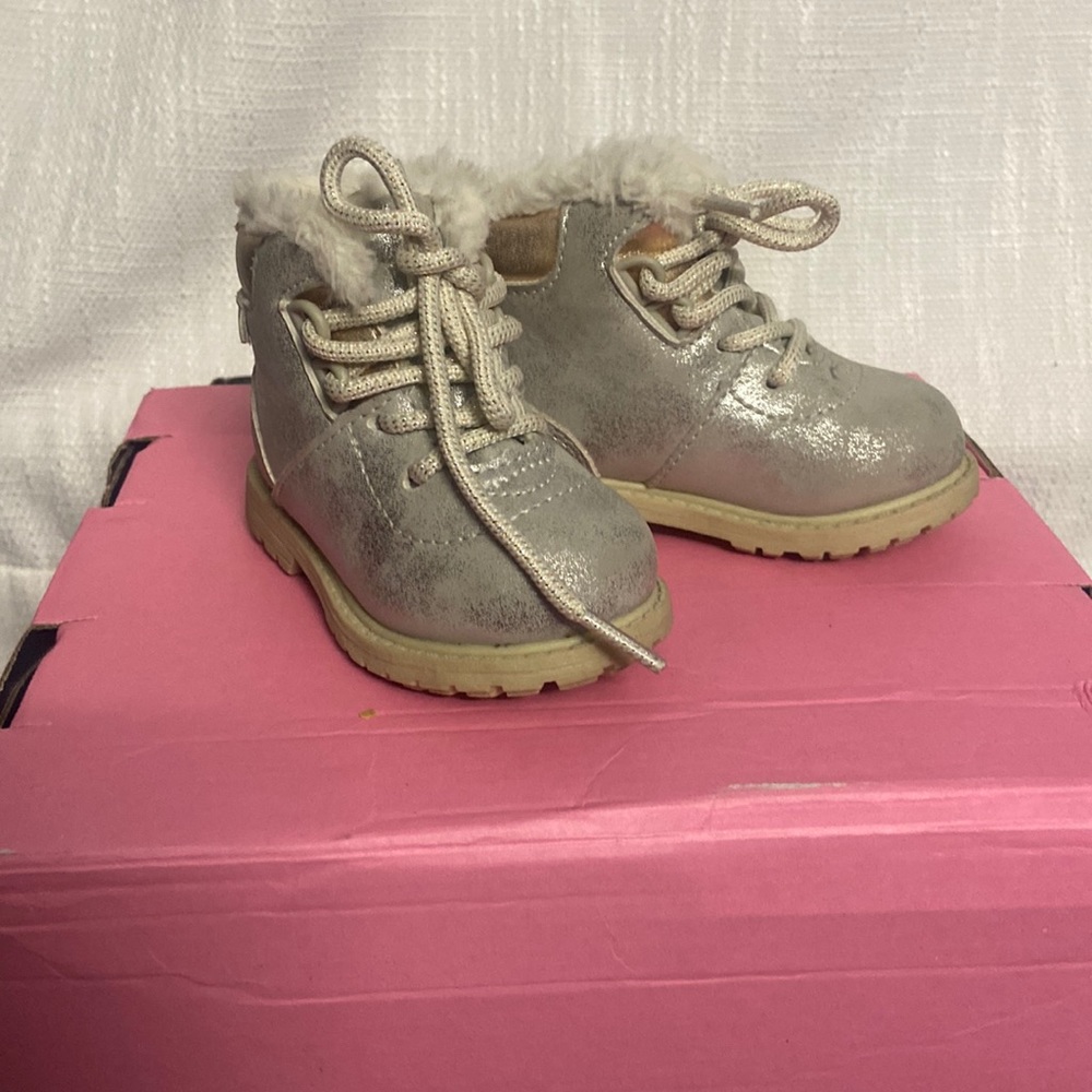 Size 4 boots children’s